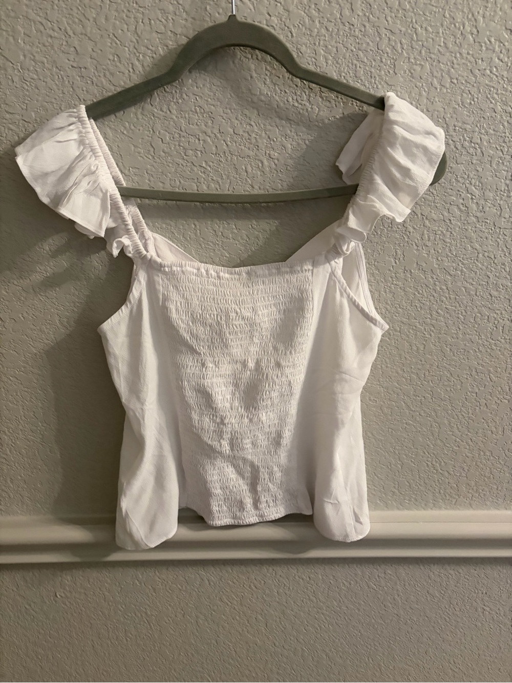 H&M White Ruffle Sleeve Button-Front Tank - Picture 6 of 7